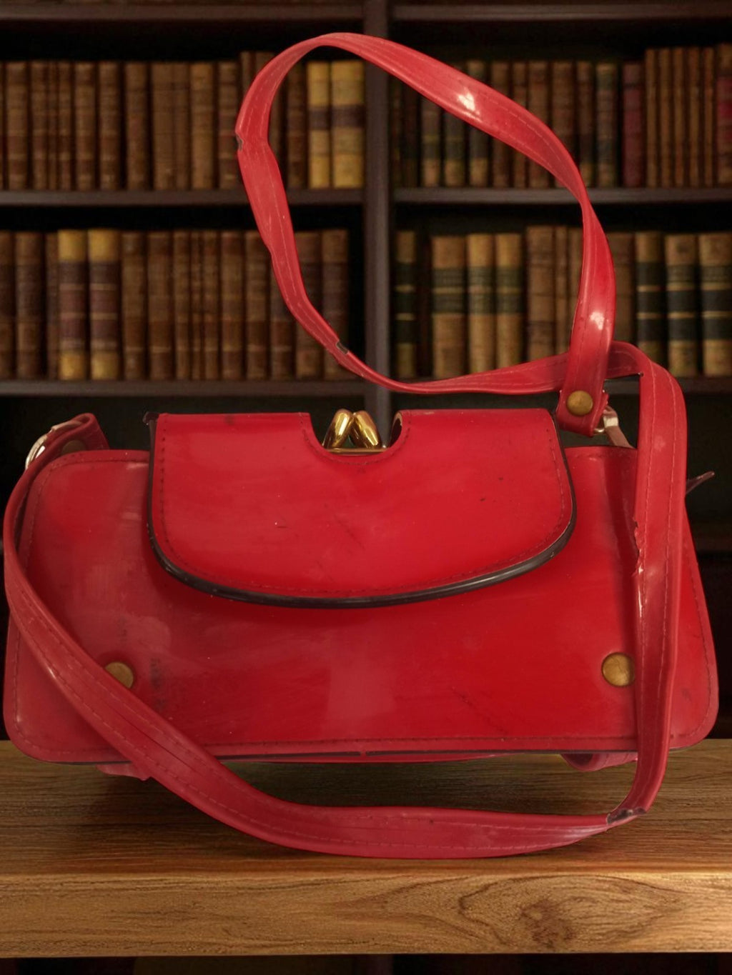 Sac à main vintage rouge femme ancien cuir, sac bandoulière rétro