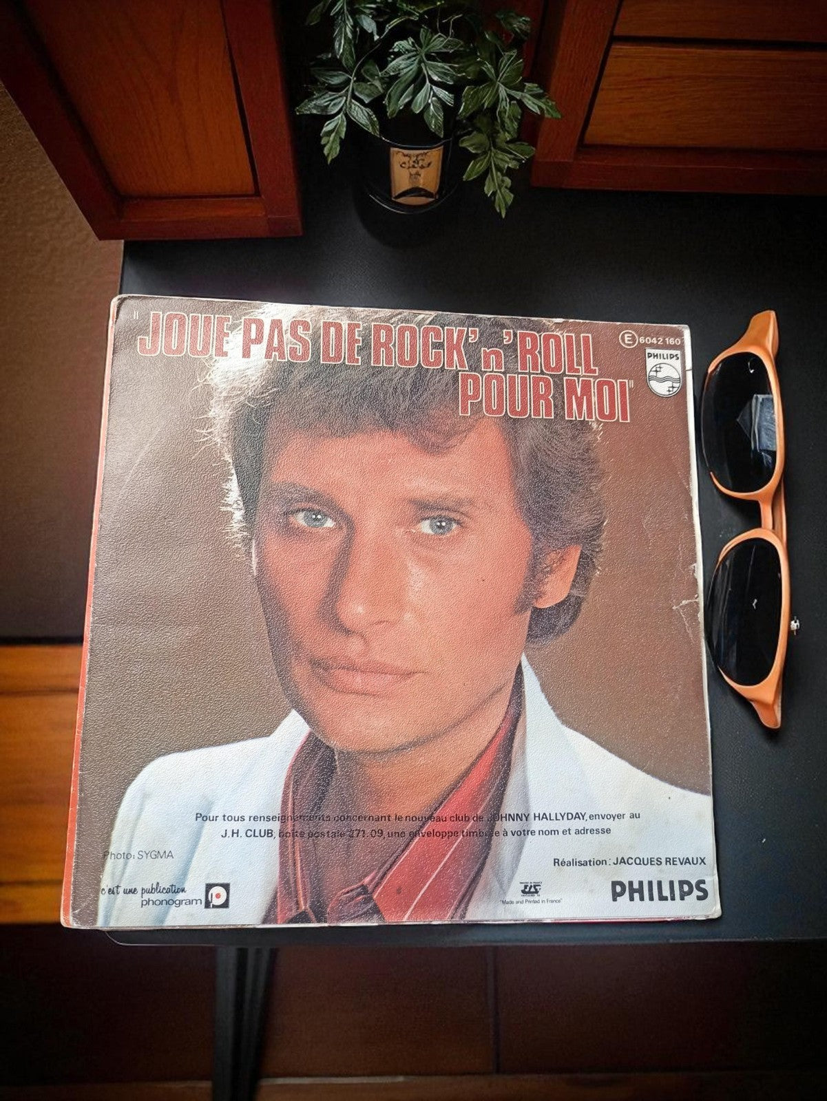 Vinyle 45 tours Johnny Hallyday Philips vintage "Joue pas de rock'n'roll pour mo