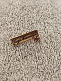 Pin's vintage Crozes Hermitage émaillé, vin, plaque dorée, badge ancien (Ref 6)