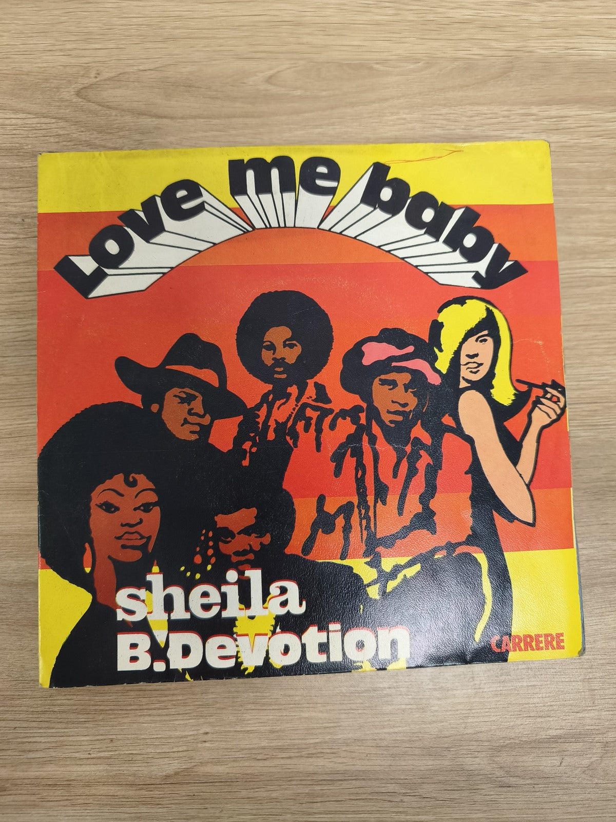 Vinyle 45 tours Sheila B. Devotion "Love Me Baby" pochette colorée Carrere