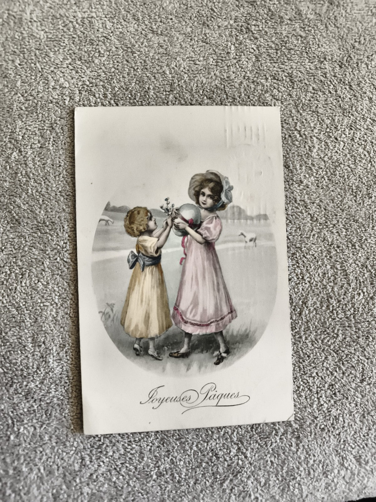 CPA Joyeuses Pâques illustrée enfants costumes anciens pastel
