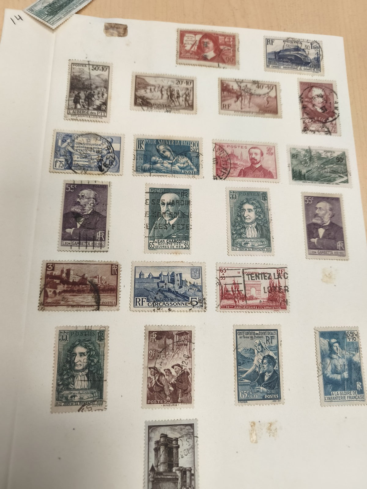 Lot timbres France oblitérés XXe siècle philatélie RF personnages monuments