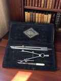 Compas ancien français en coffret velours, instruments de traçage vintage