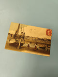 Carte postale ancienne ARS-PLAGE bateau plage marée basse vintage couleur