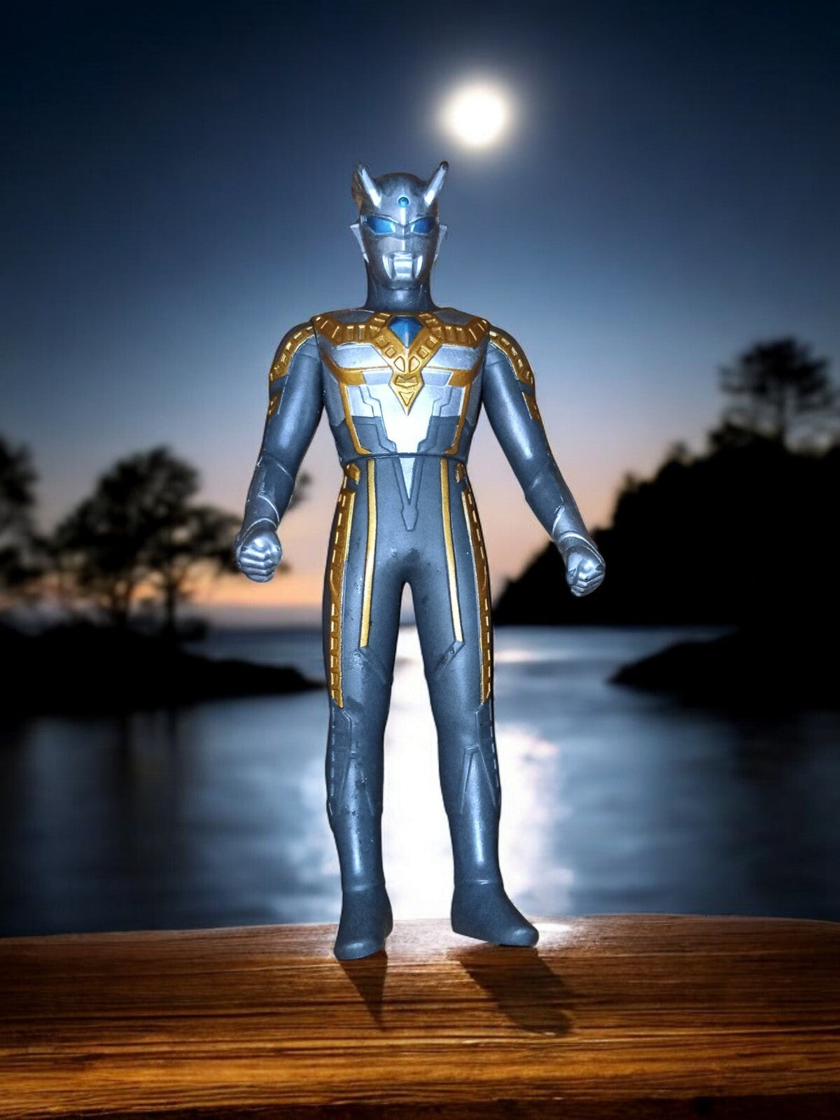 Figurine Ultraman Bandai 2014 gris bleu doré – Héros tokusatsu japonais