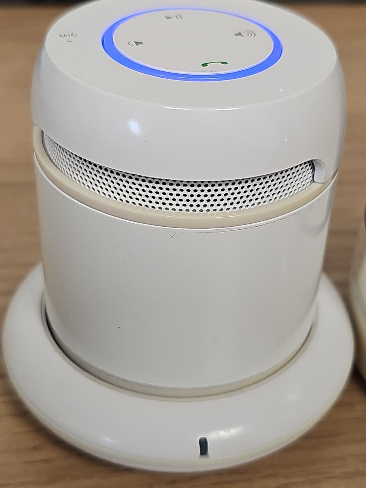 Enceinte Bluetooth portable Poss BTS50 haut-parleur blanc design compact