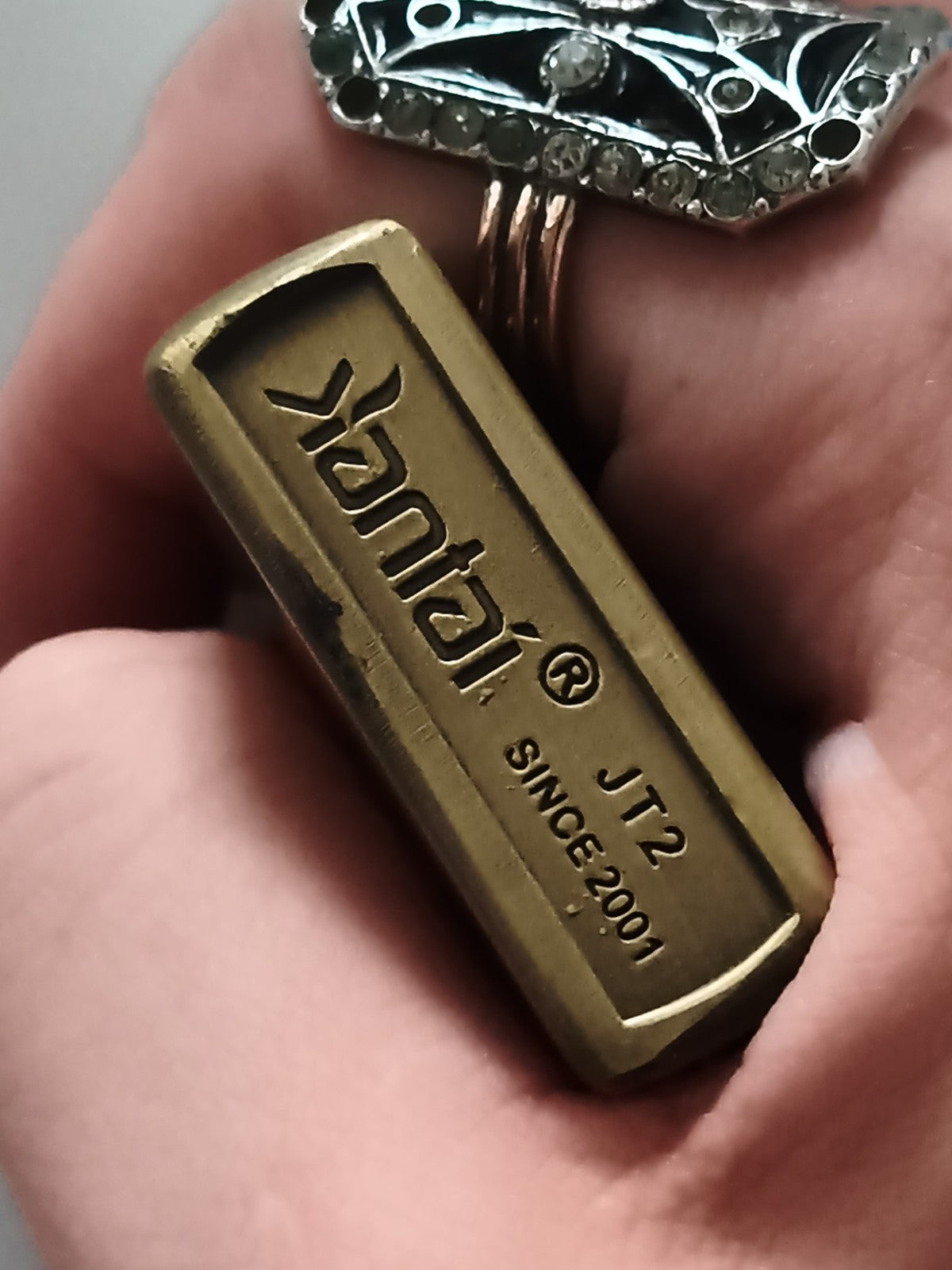 Briquet Kantai finition dorée motif aigle relief, style rétro, allumeur essence