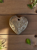 Pendentif cœur vintage métal années 50 motif feuillage bijouterie rétro