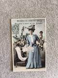 CPA illustrée 1er Avril, femme costume bleu, poisson d'avril, timbre 5c