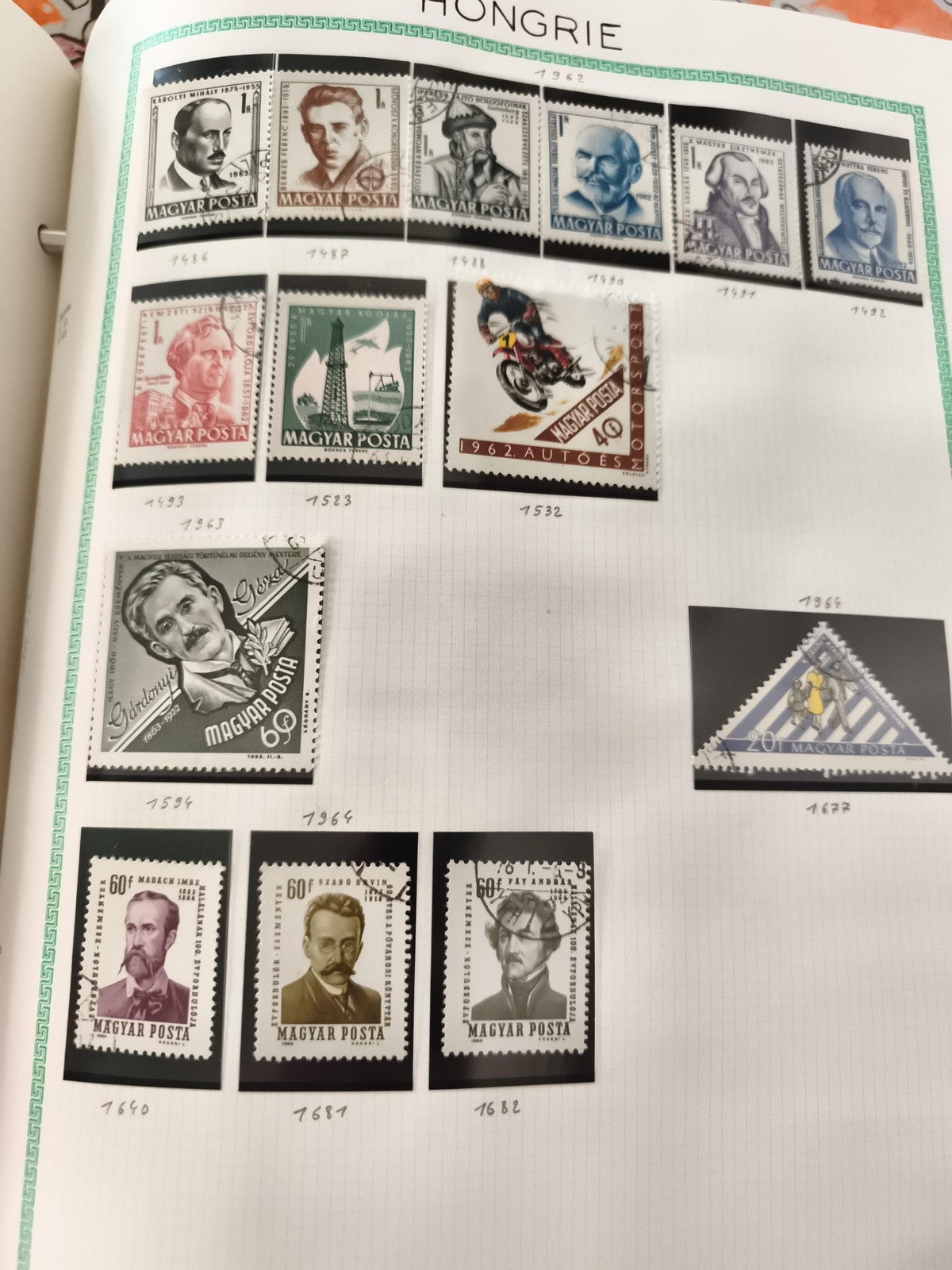 Timbres Hongrie Magyar Posta lot portraits autos moto oblitérés philatélie