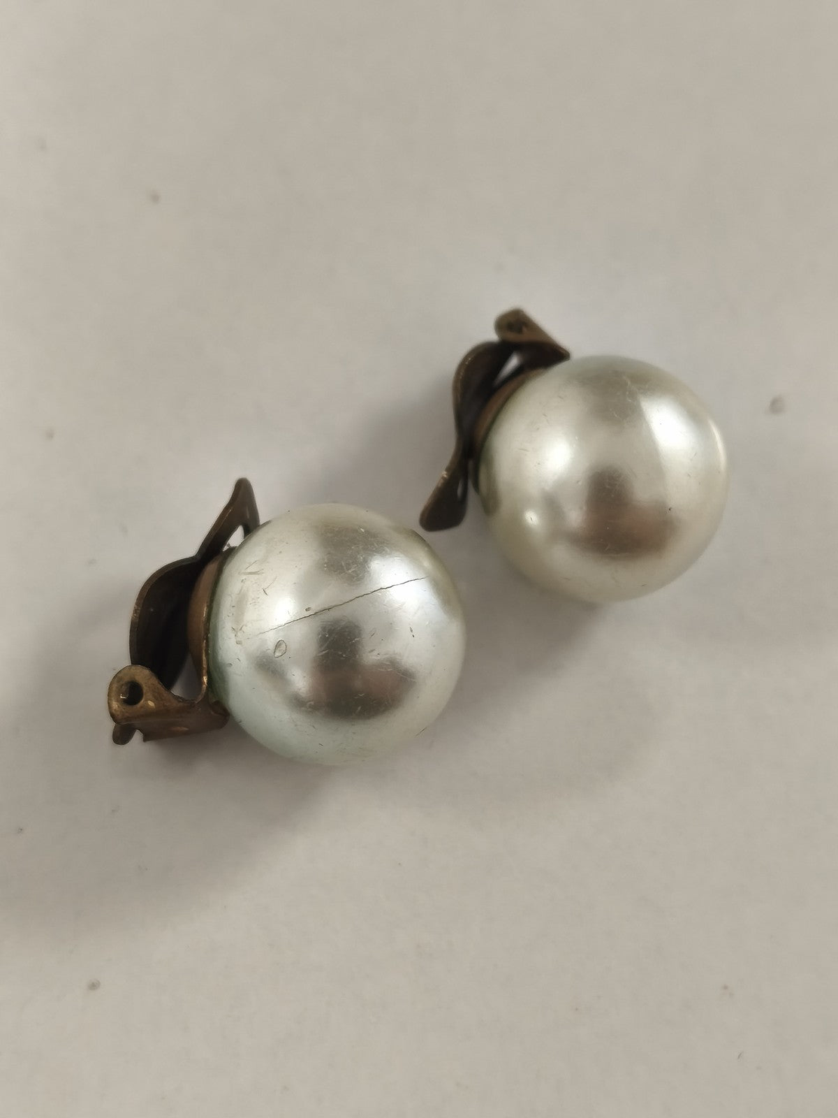 Paire de boucles d?oreilles rétro vintage, ancien bijou pour collectionneur
