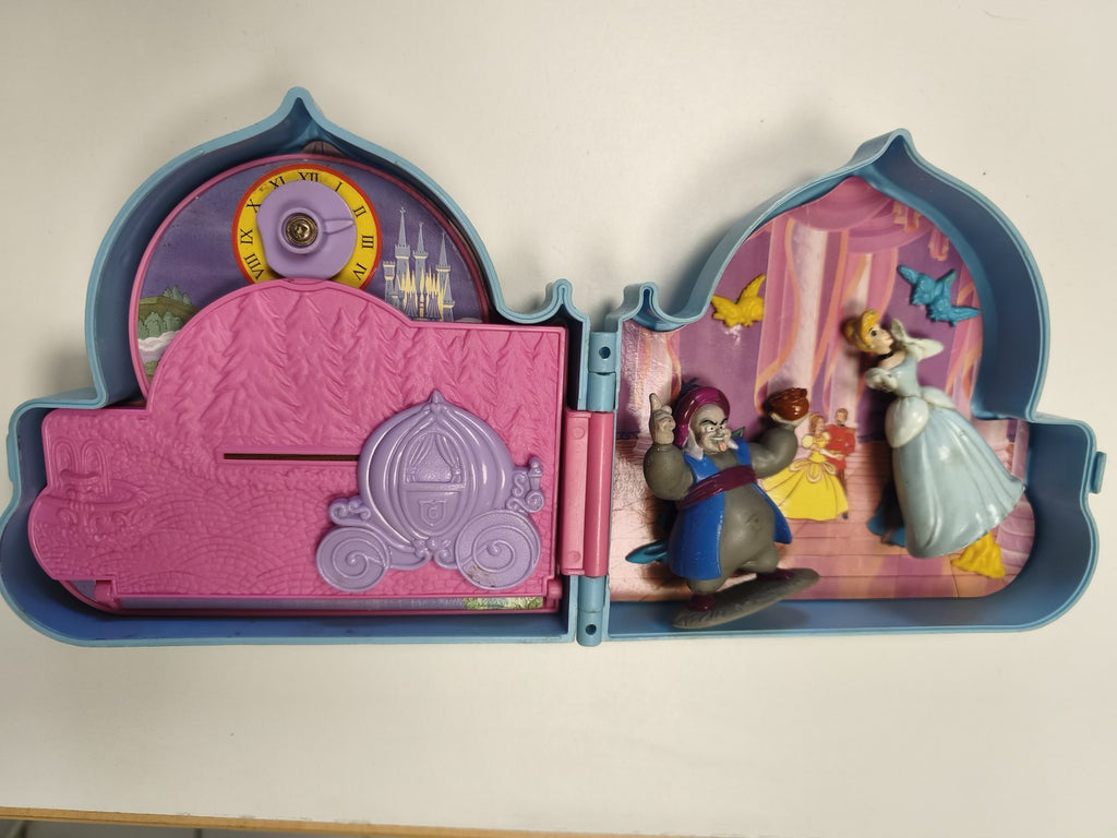 Mattel Disney 1992 Cinderella Once Upon a Time Carriage Playset avec valise