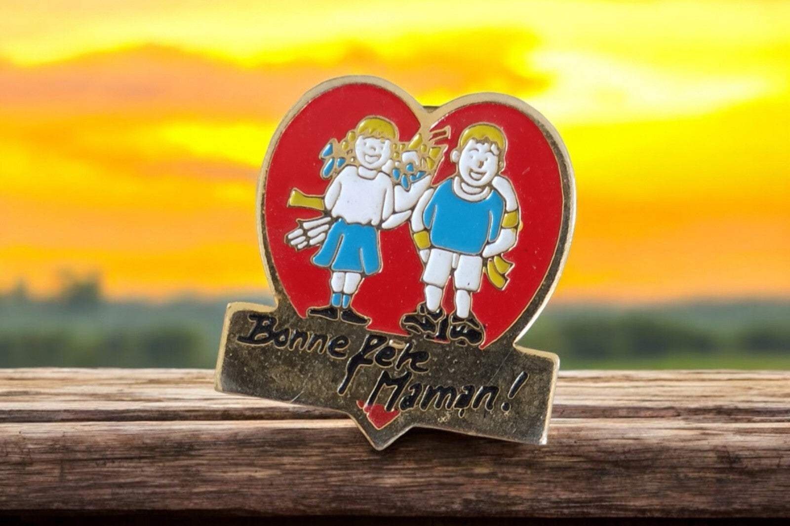 Pin's vintage Fête des Mères cœur rouge édition limitée Bonne Fête Maman
