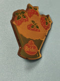 Vintage pin's Bridel coupe glacée fraises publicitaire ancien collection