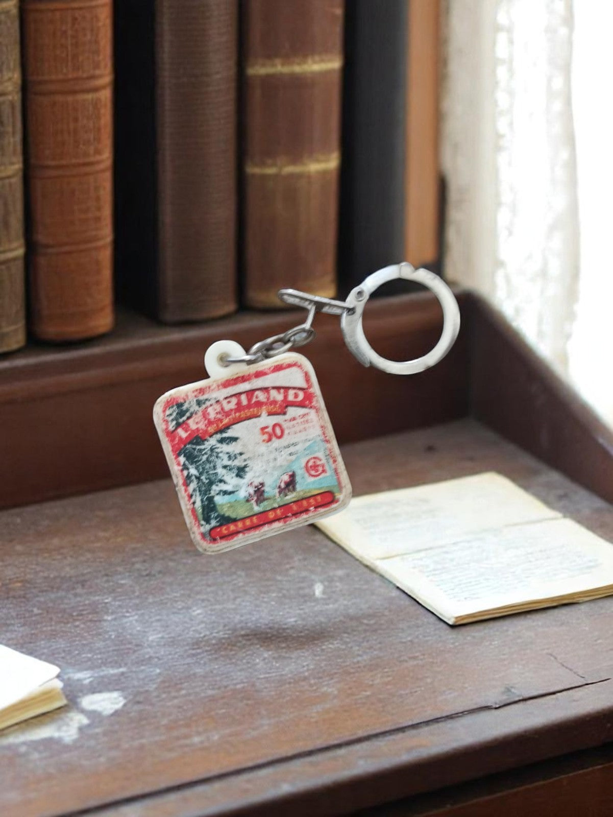 Porte-clés vintage métal carré, publicité Lait Mont-Blanc, rétro années 60