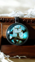 Pendentif vintage Star Wars Stormtrooper rond motif iconique, style rétro