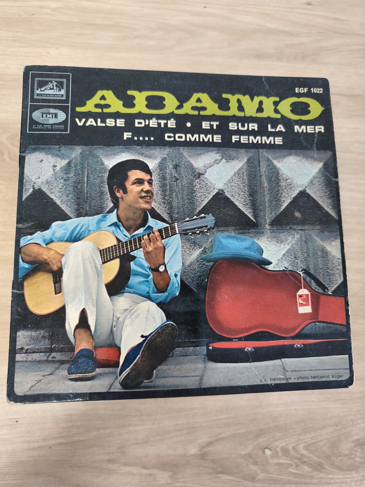 Vinyle 45 tours vintage Adamo EGF 1022 pochette originale Valse d?été F... Femme