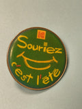 Vintage pin's Kodak publicitaire rond vert jaune "Souriez c'est l'été"