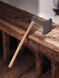 Hache de bûcheron ancienne vintage XIXe, grande lame, outil rétro bois