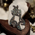 Broche vintage stylisée relief, épingle fantaisie strass scintillants