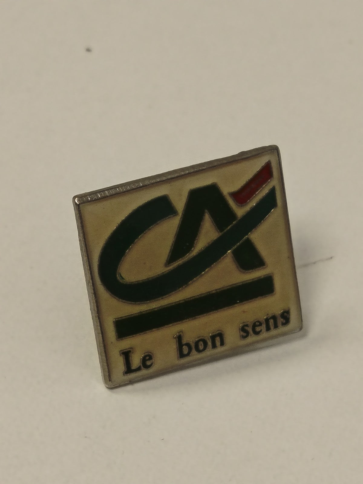 Pin's rétro ancien Crédit Agricole badge collection vintage banque France
