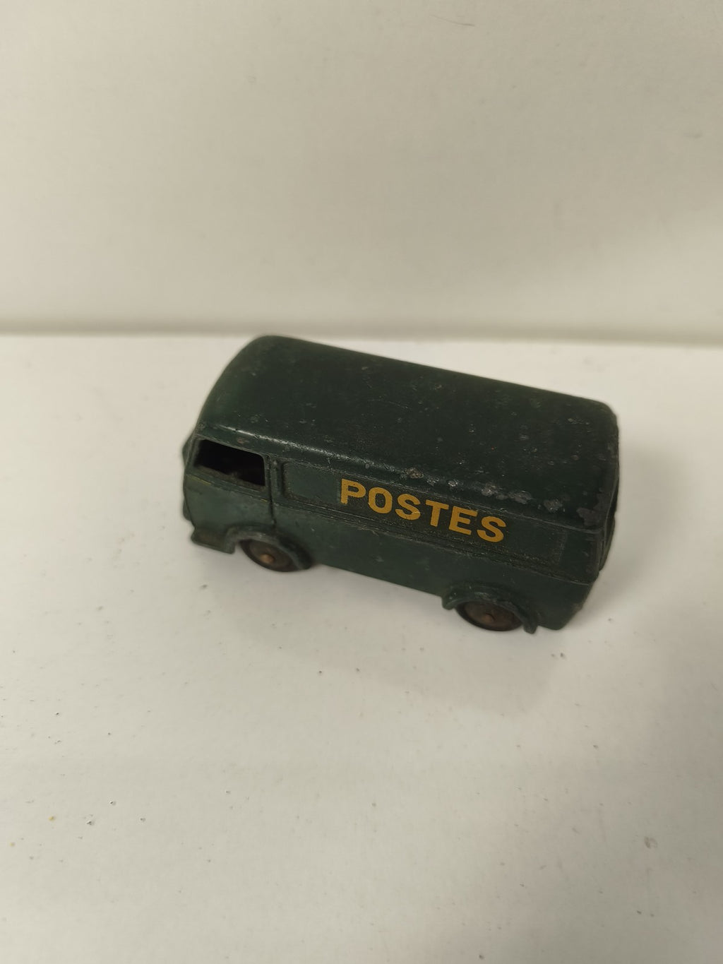 Dinky Toys ancienne camionnette Peugeot Postes verte vintage collection