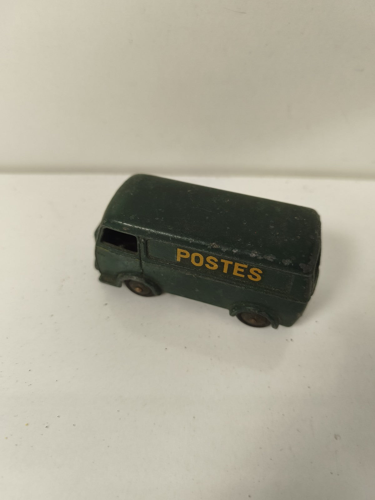 Dinky Toys ancienne camionnette Peugeot Postes verte vintage collection