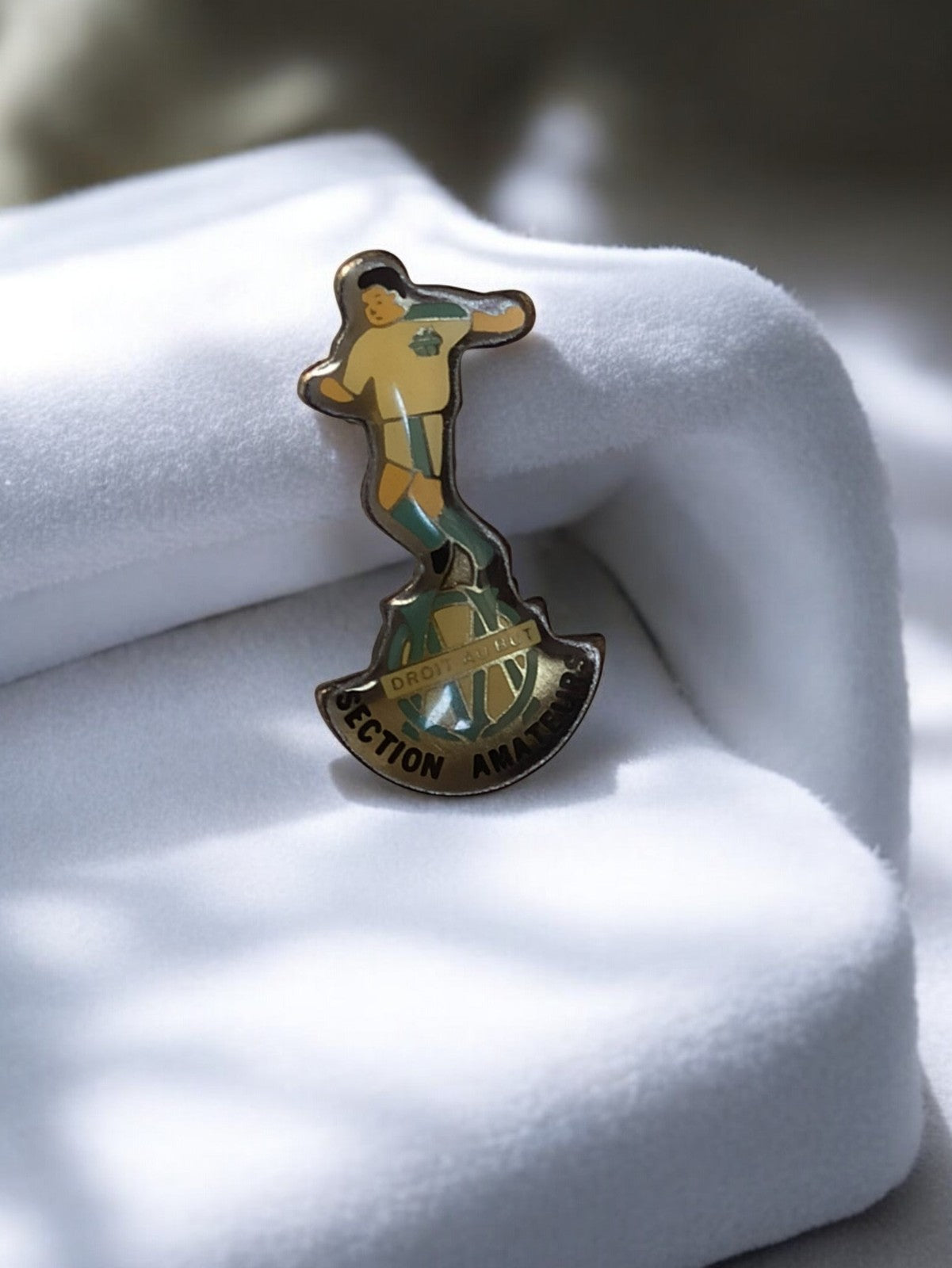 Pin's vintage OM Section Amateur, badge ancien Olympique Marseille football