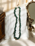 Collier éclats pierres naturelles vertes aventurine fermoir métal