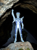Figurine Ultraman argentée Bandai Japan, héros tokusatsu, finition bleue