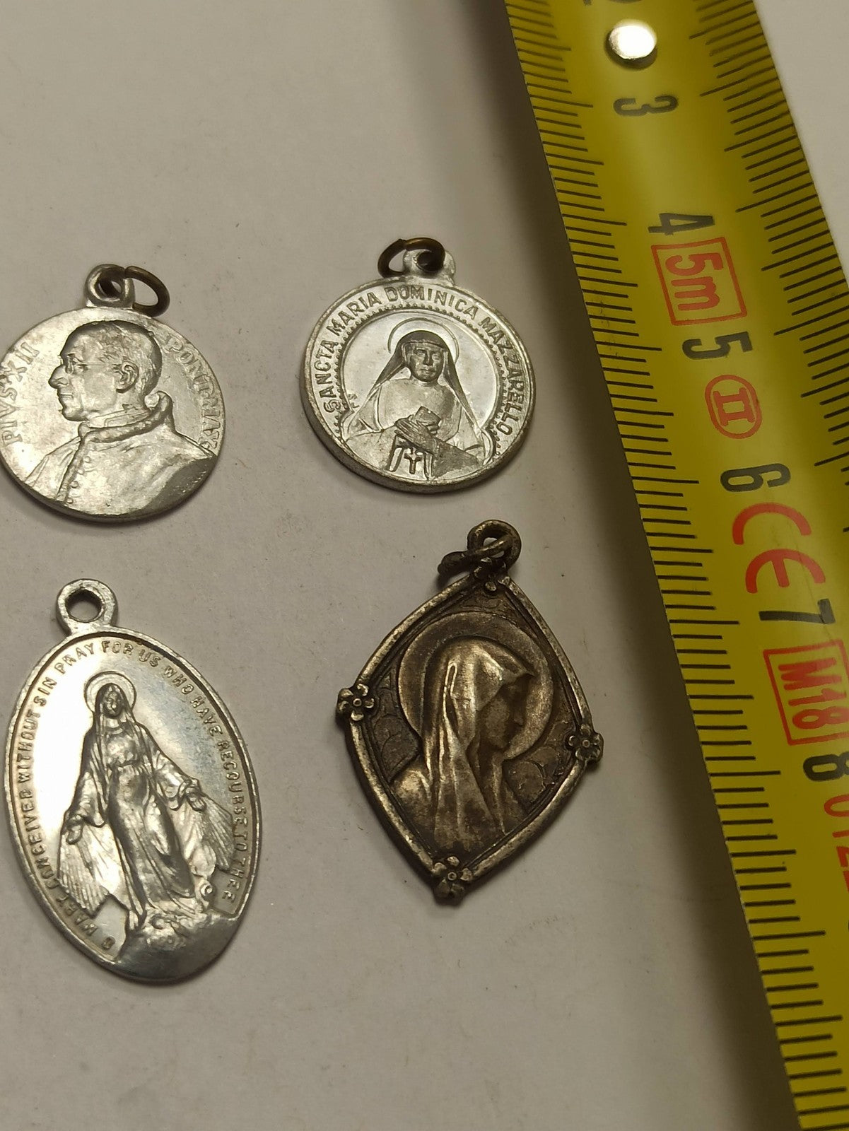 Lot 4 médailles religieuses anciennes vintage catholiques, Vierge Marie, Pape