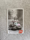 Carte postale CPA 1er Avril fillette poisson timbre France