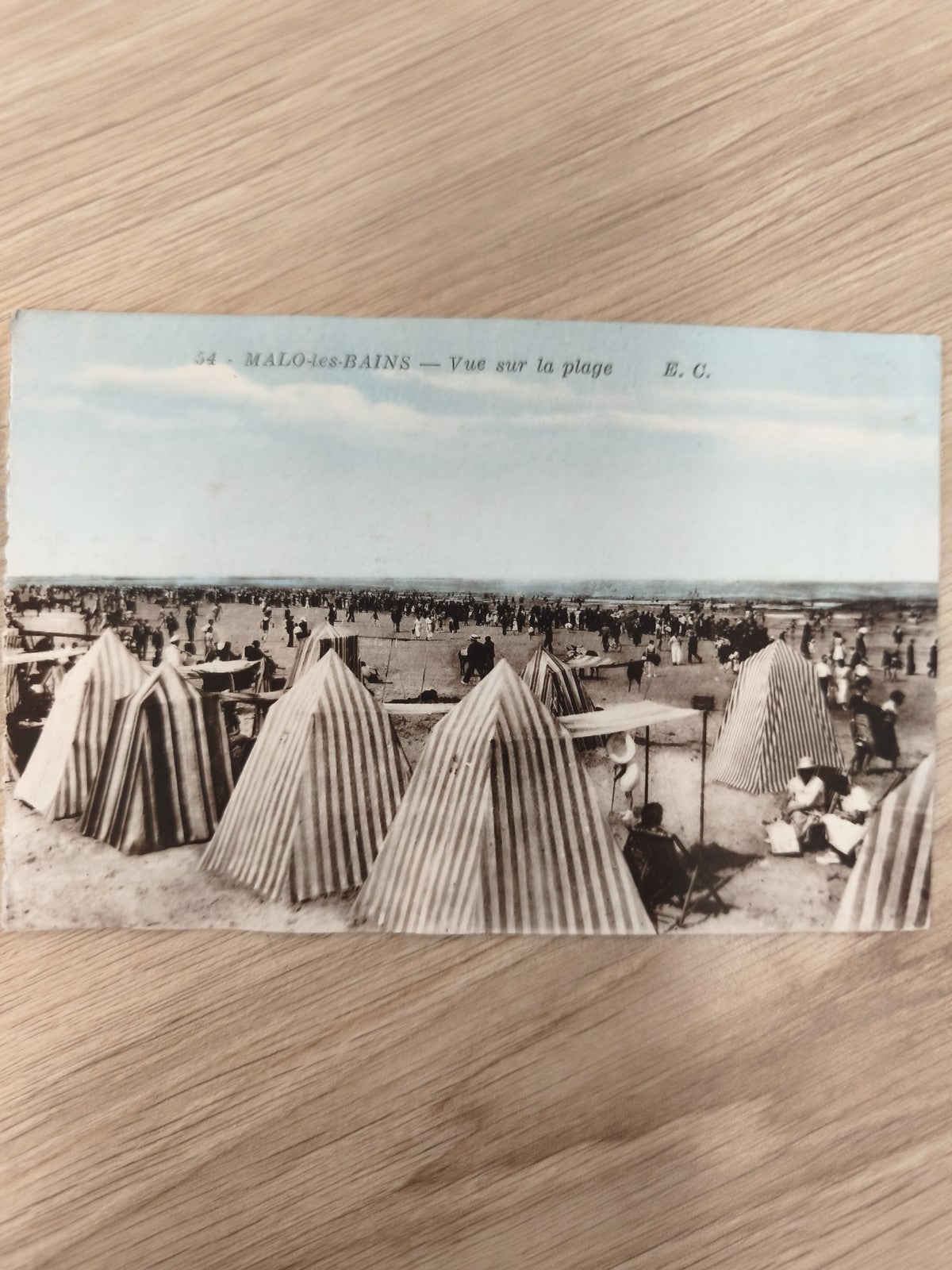 Ancienne carte postale Malo-les-Bains plage tentes rayées vintage collection