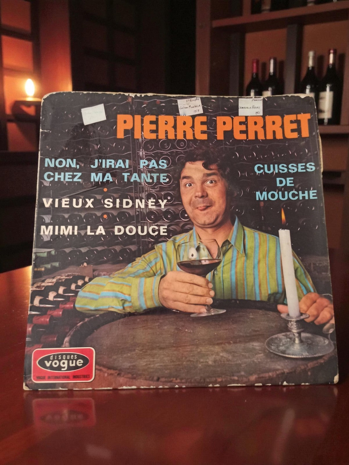Disque vinyle 45 tours Pierre Perret Disques Vogue vintage chanson française rét