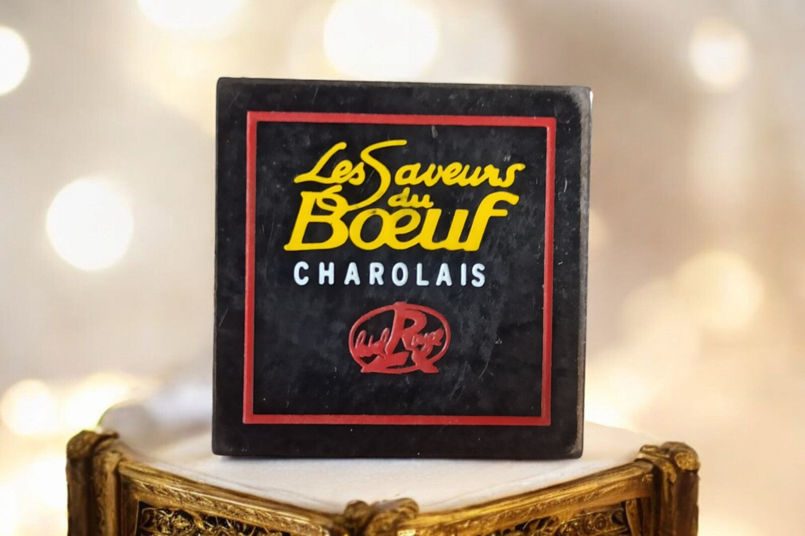 Pin's vintage Les Saveurs du Bœuf Charolais rétro cuisine carré noir