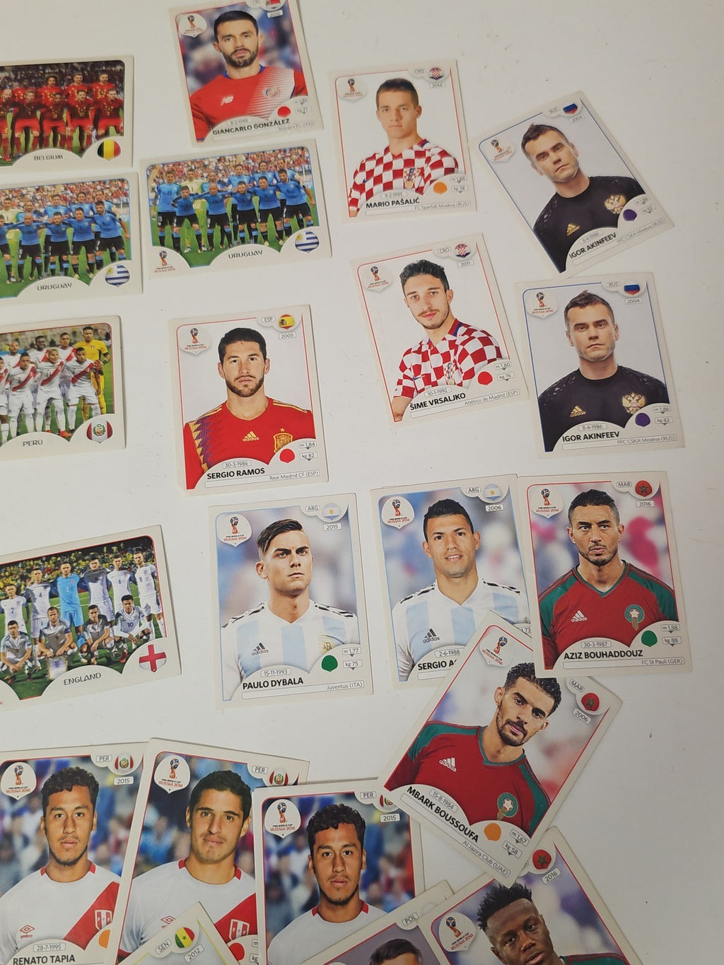 Gros lot de cartes football divers modèles pack cartes foot occasion à saisir