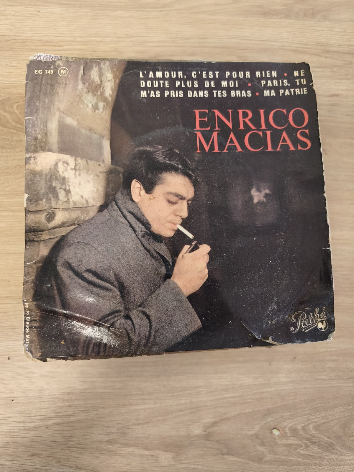 Vintage 45 tours Enrico Macias Pathé ? Pochette d?origine usée, chansons incluse