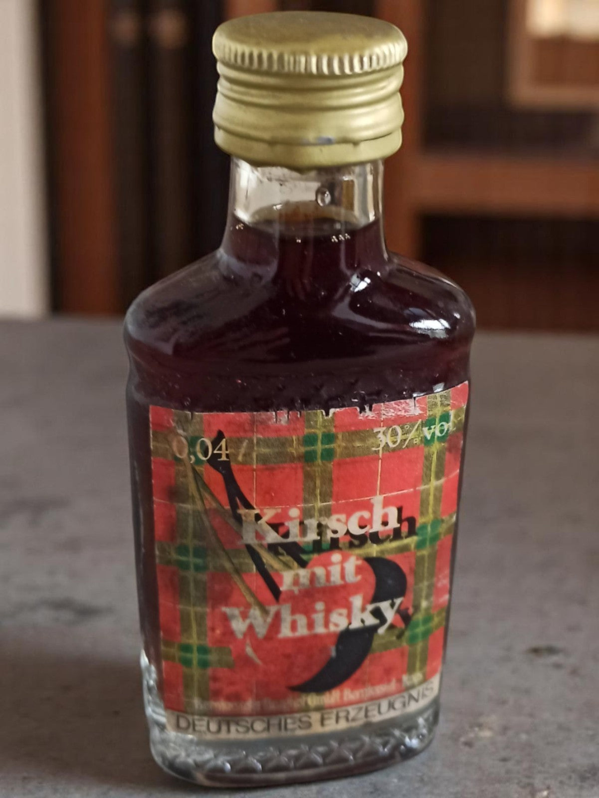 Mignonette ancienne Kirsch mit Whisky 30% vol étiquette vintage Allemagne