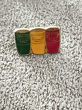 Pin's vintage trois poubelles couleurs vert jaune rouge émaillé (Ref 9)
