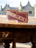 Broche soviétique vintage émaillée bordeaux, inscription cyrillique, URSS