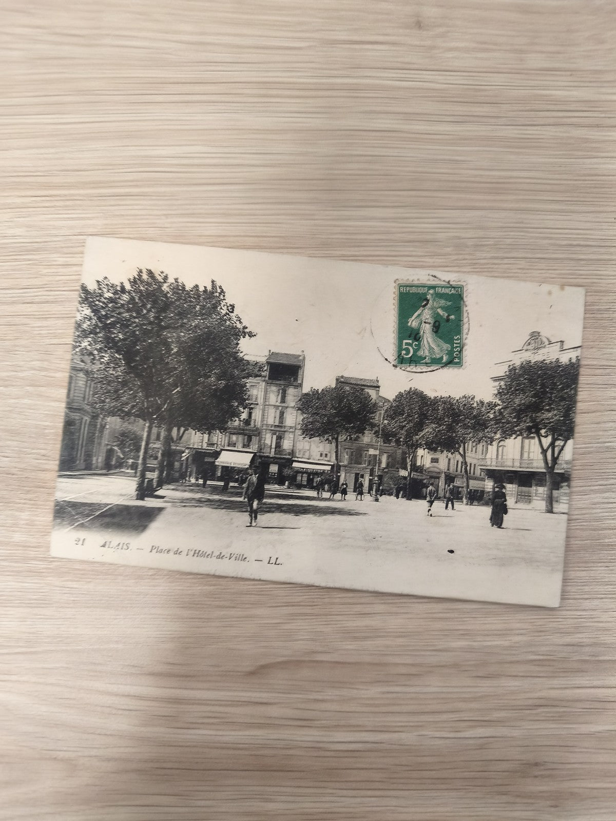 Carte postale ancienne Alais Hôtel de Ville LL affranchie timbre 5c collection