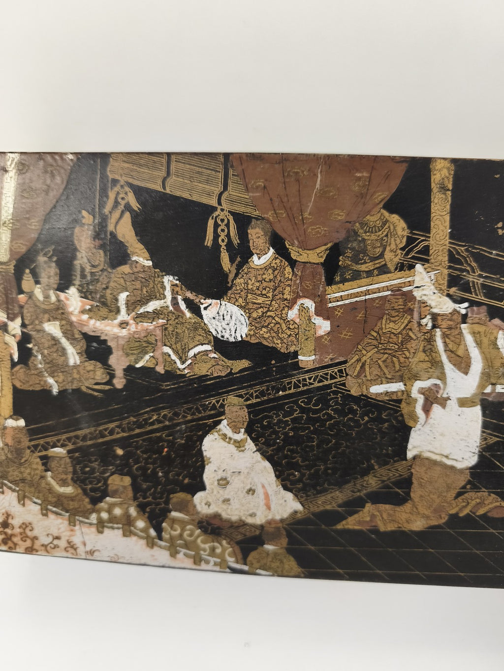 Boîte carton bouilli laqué noir, scène de cour orientale, XIXe siècle
