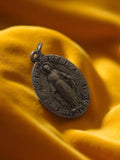 Médaille religieuse catholique vintage métal Vierge Miraculeuse 1830