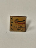 Pin's rétro ancien Gala des Collèges badge collection vintage années 80 90 rare