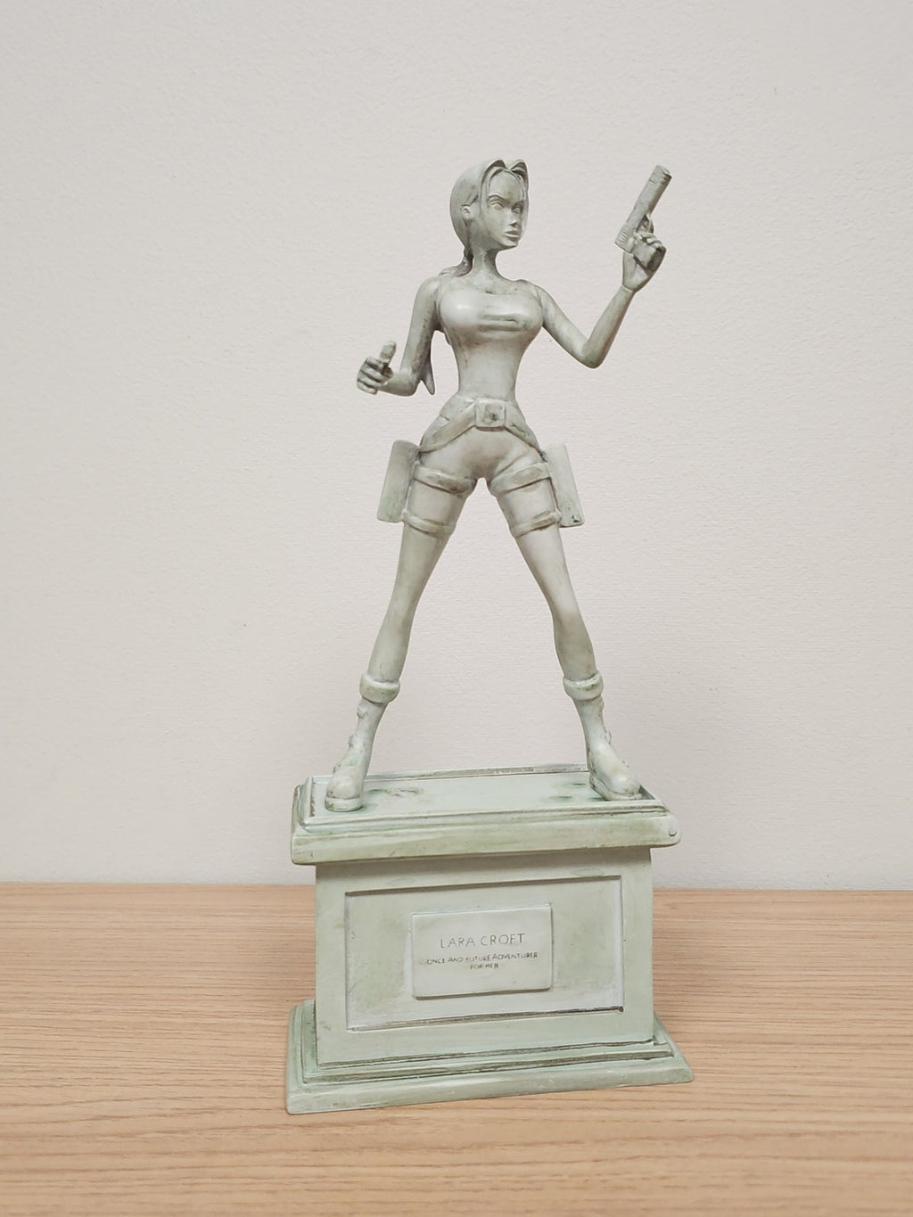 Figurine Tomb Raider Lara Croft Atlas Statue décorative officielle jeu vidéo