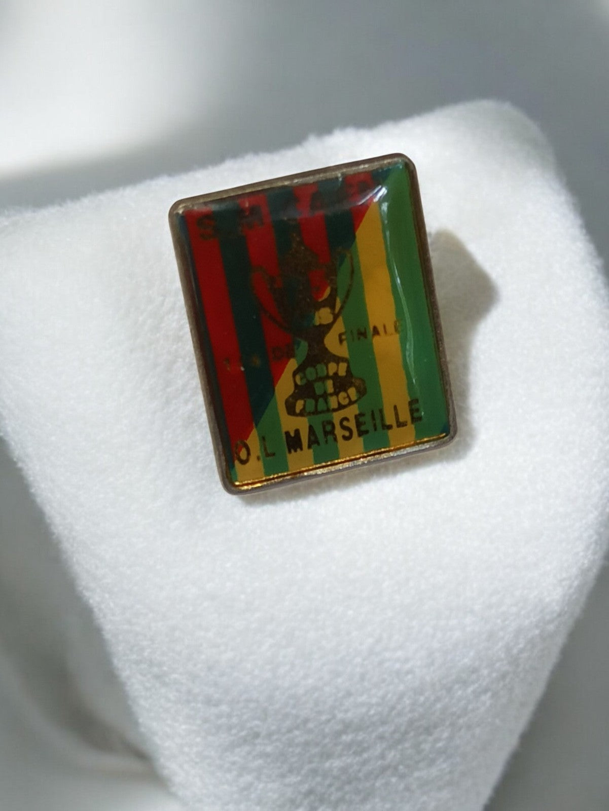 Pin's vintage OL Marseille Coupe de France ancien badge rétro football rare