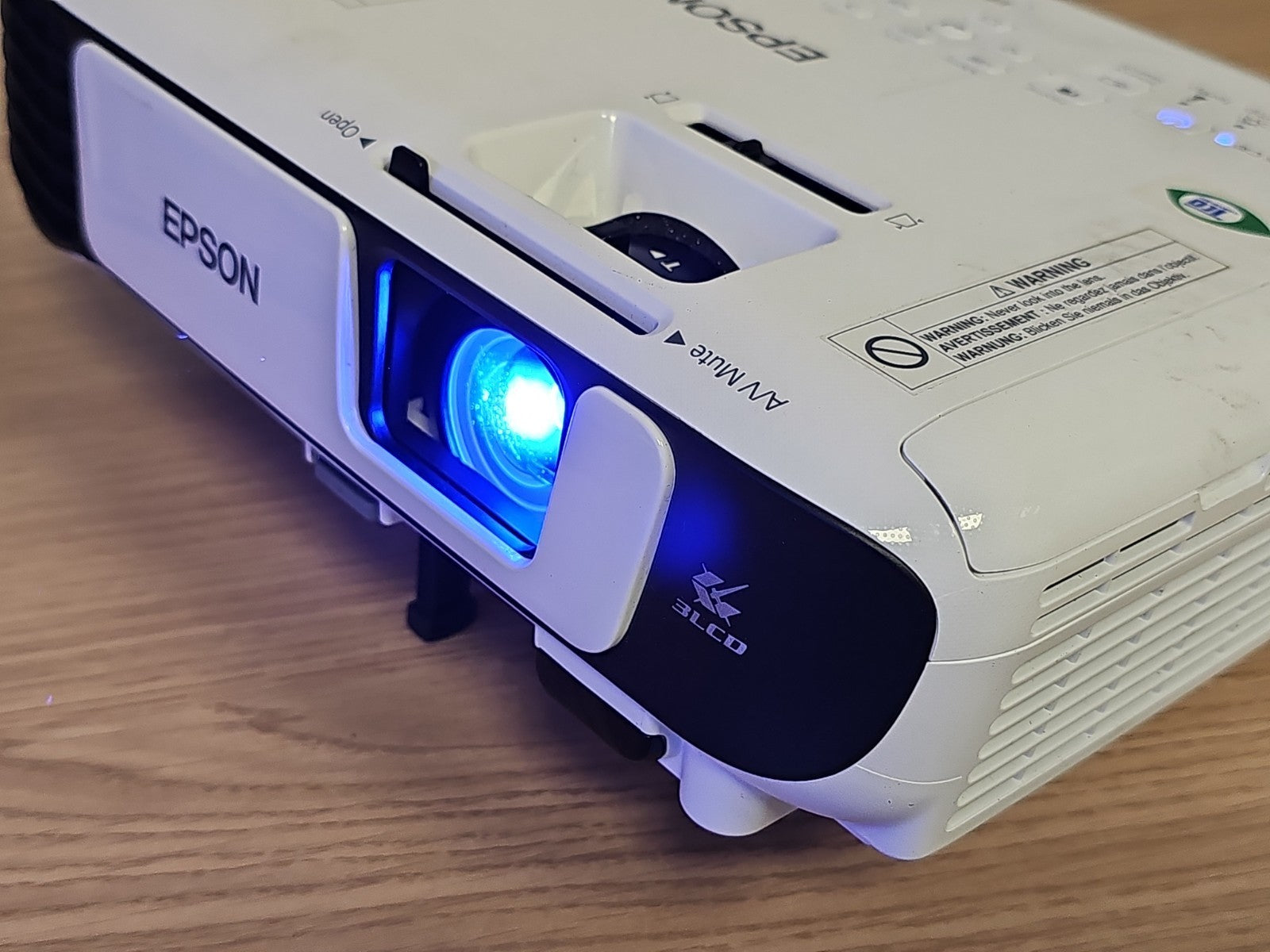 Projecteur EPSON 3LCD EB-W42 portable blanc, vidéoprojecteur HDMI
