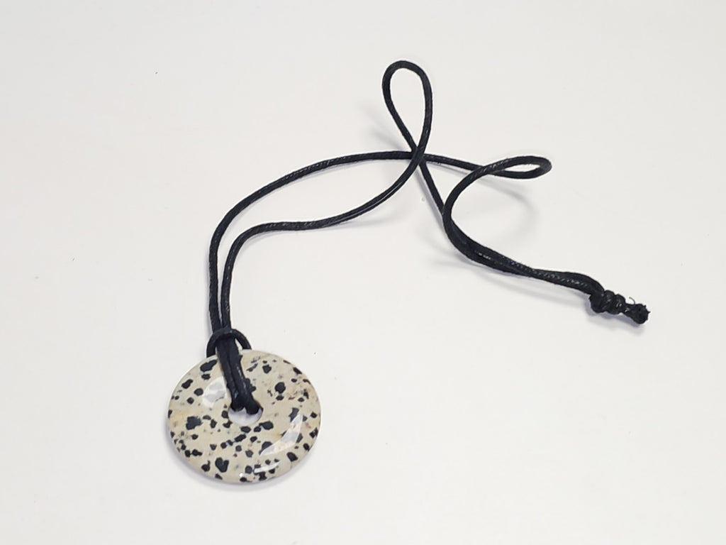 Collier pendentif beignet en jaspe dalmatien pierre naturelle bijou élégant femm