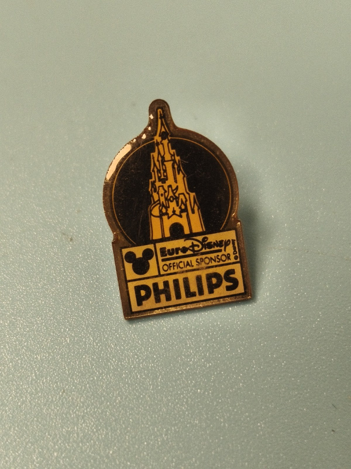 Vintage pin's EuroDisney Philips sponsor, château doré, collection Disney
