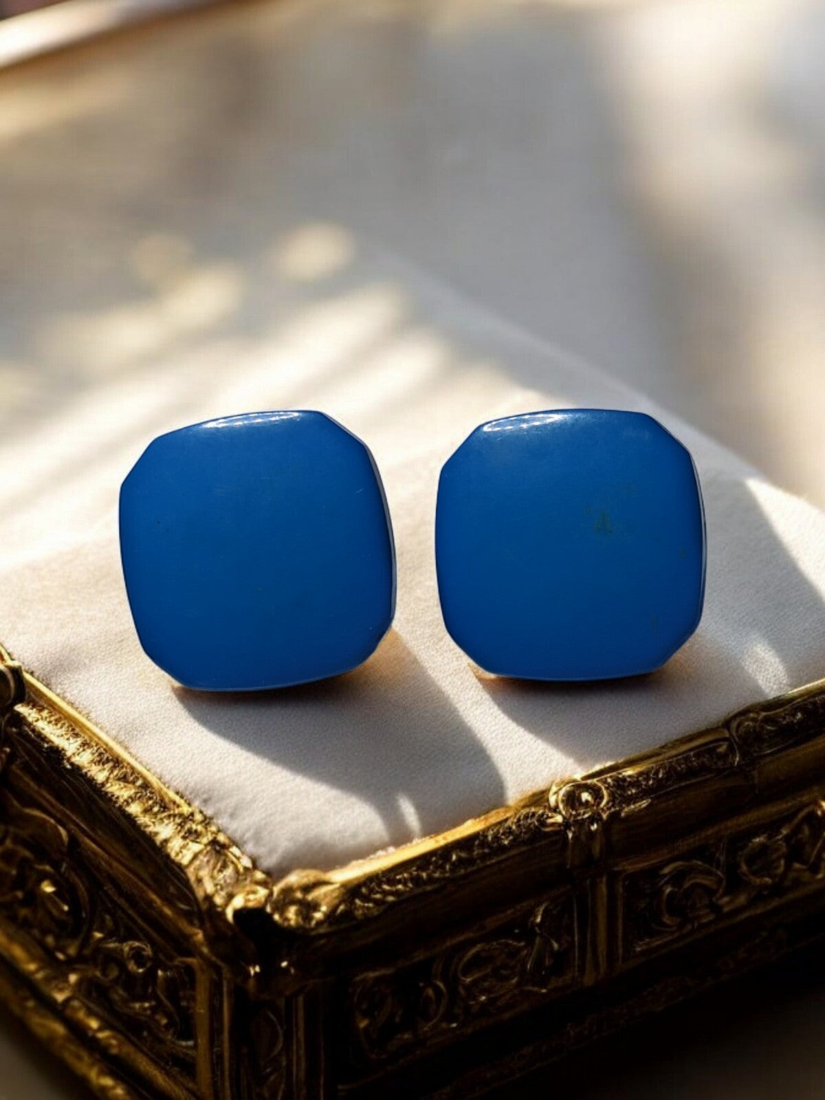 Paire boucles d’oreilles clip vintage bleu carré fantaisie rétro années 70